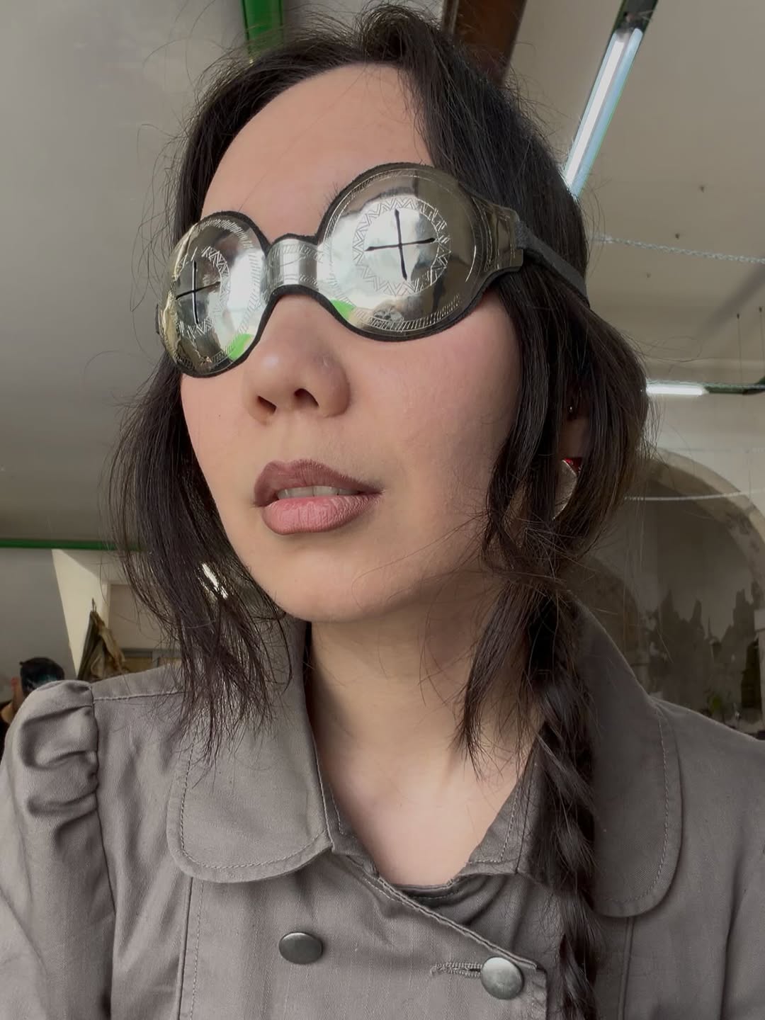 Circle Shapes Goggles — Silver Oversized